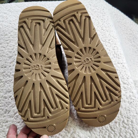 UGG Women's Classic Ultra Mini Chestnut size womens bootie size 8 - Picture 6 of 7